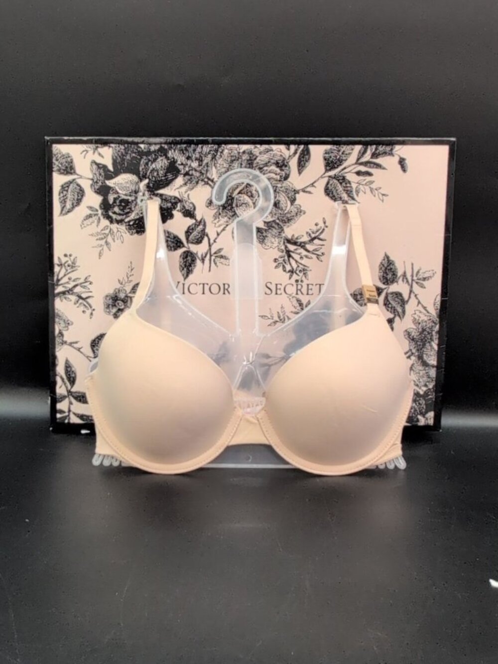 Victoria Secret Lightly Lined Full Coverage T Shirt Bra 30D Beige